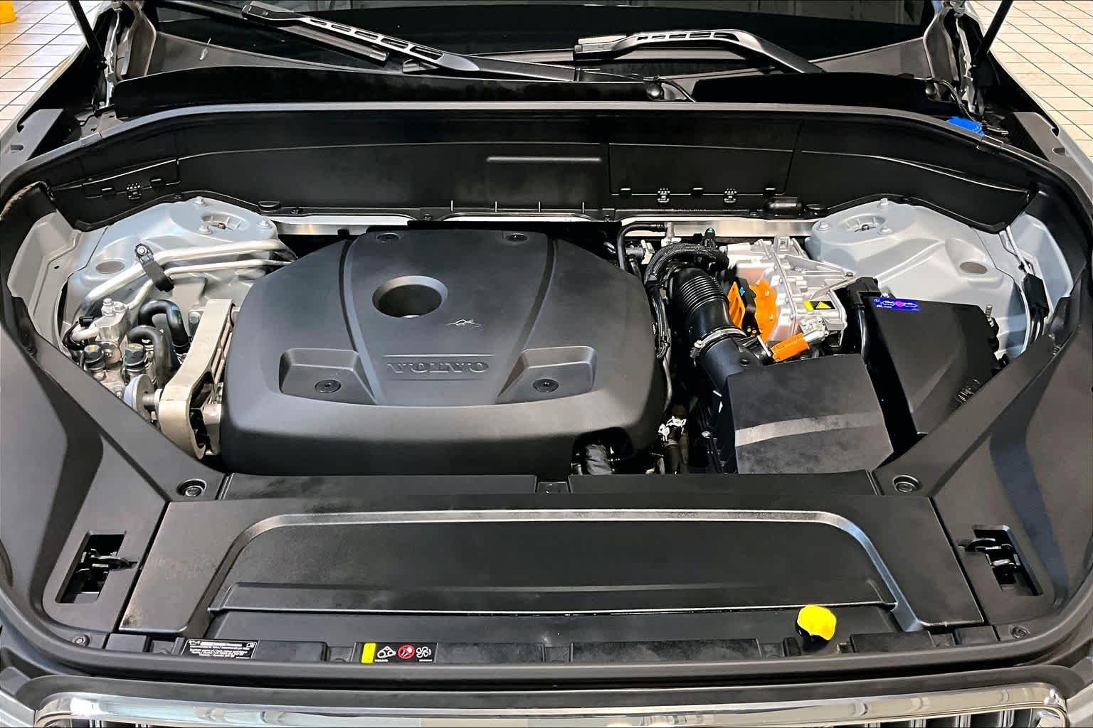Used 2025 Vapour Grey Metallic Volvo Plus image 29