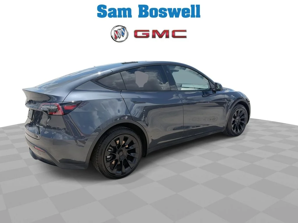 2024 Tesla Model Y Long Range - Photo 8