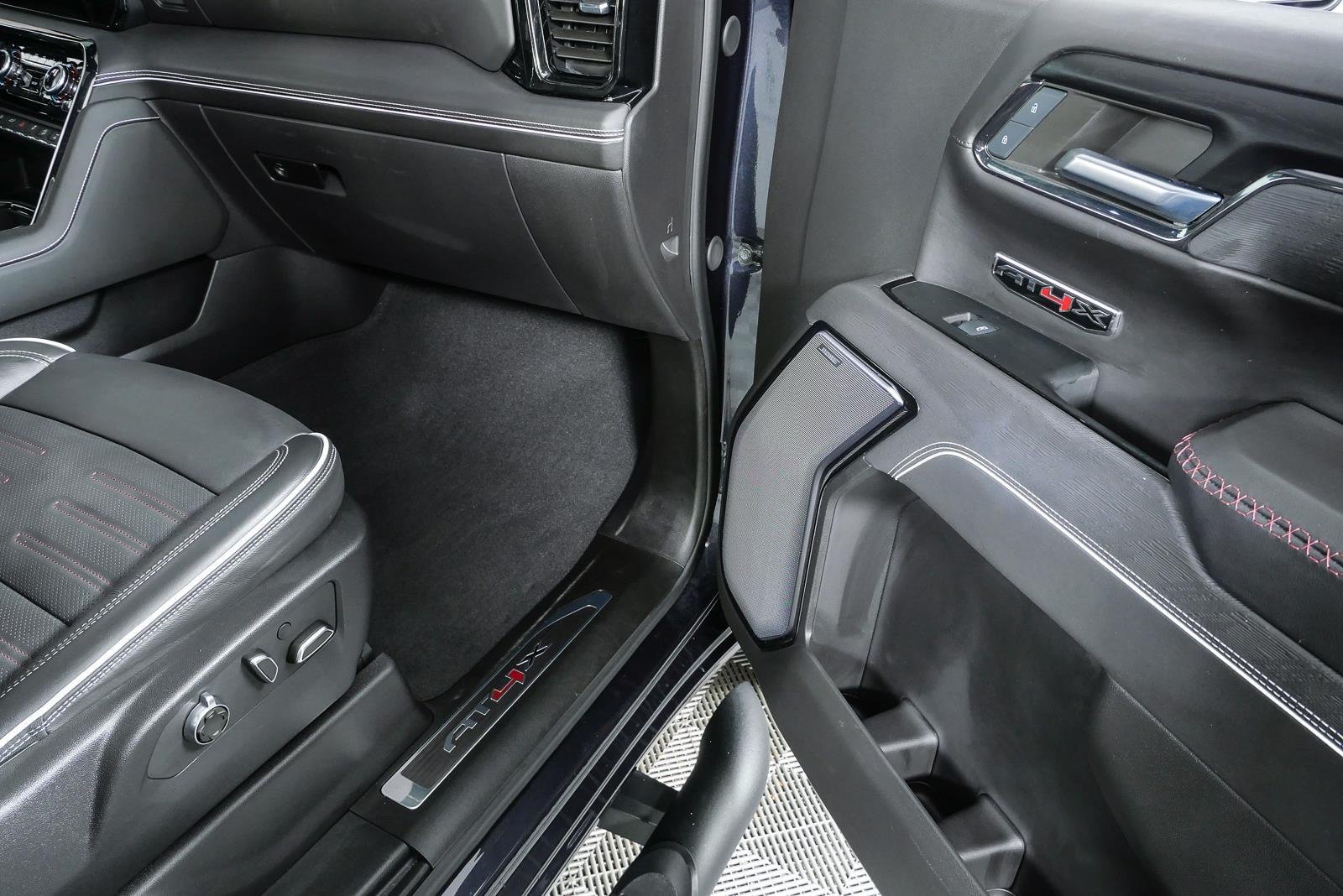 Used 2024 Titanium Rush Metallic GMC AT4X image 25