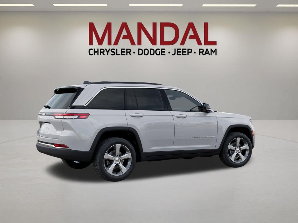 New 2026 Bright White Clear-Coat Exterior Paint Jeep Limited image 4