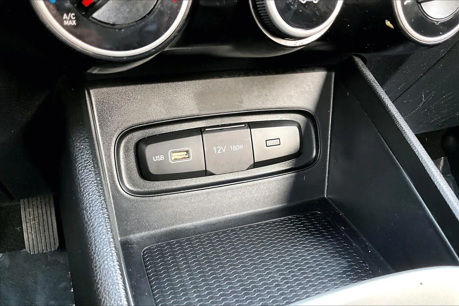 Used 2022 Intense Blue Hyundai SE image 32