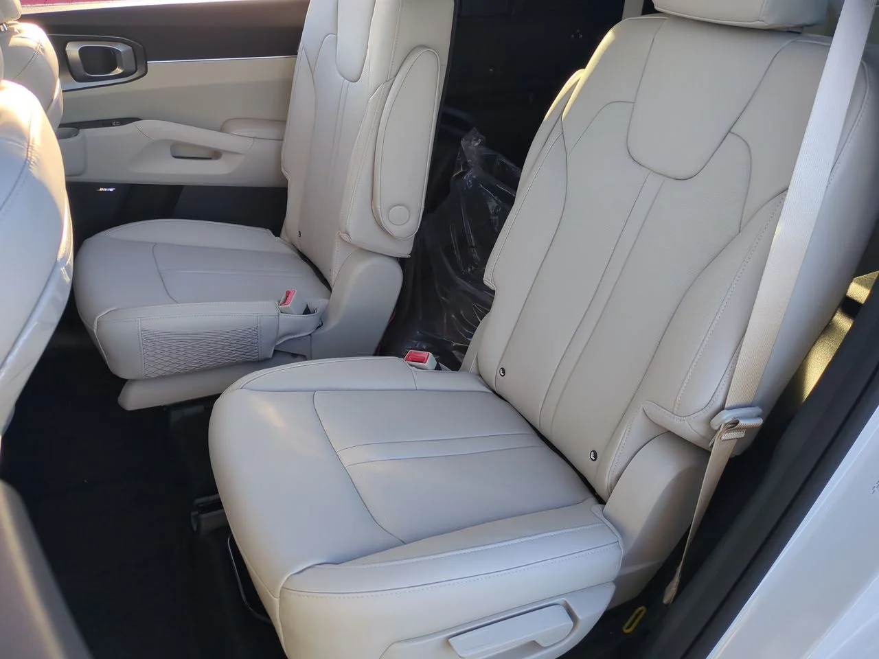 New 2026 Snow White Pearl Kia EX image 26