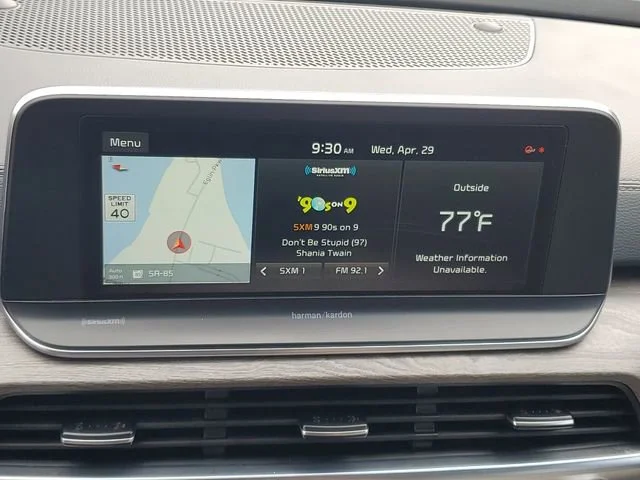 Used 2021 White Kia SX image 17
