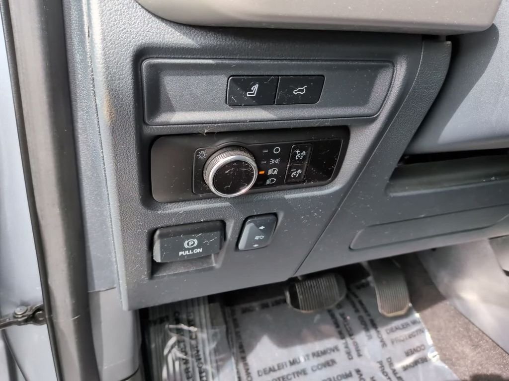 Used 2023 Silver Ford XLT image 18