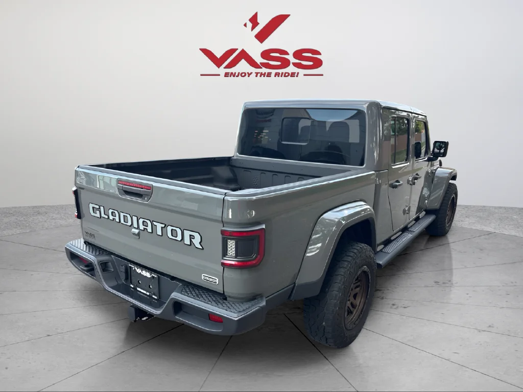 Used 2021 Gray Clearcoat Jeep Overland image 5
