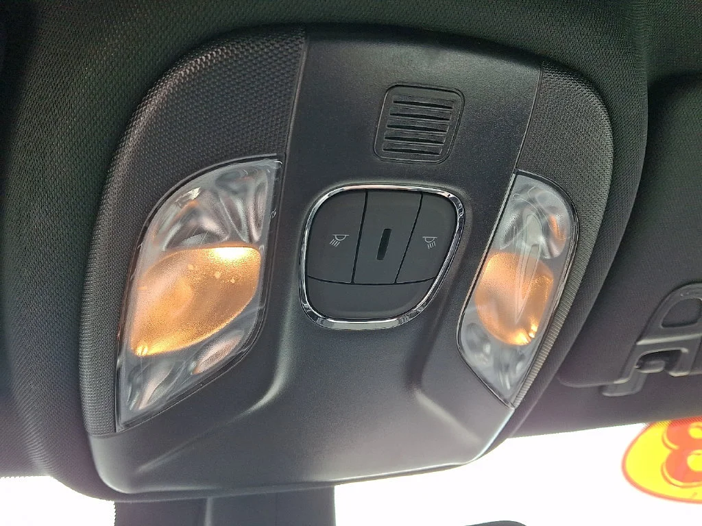 Used 2023 Granite Crystal Metallic Clearcoat Jeep Latitude image 23