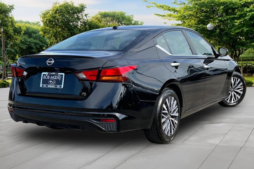 Used 2025 Black Nissan 2.5 SV image 6