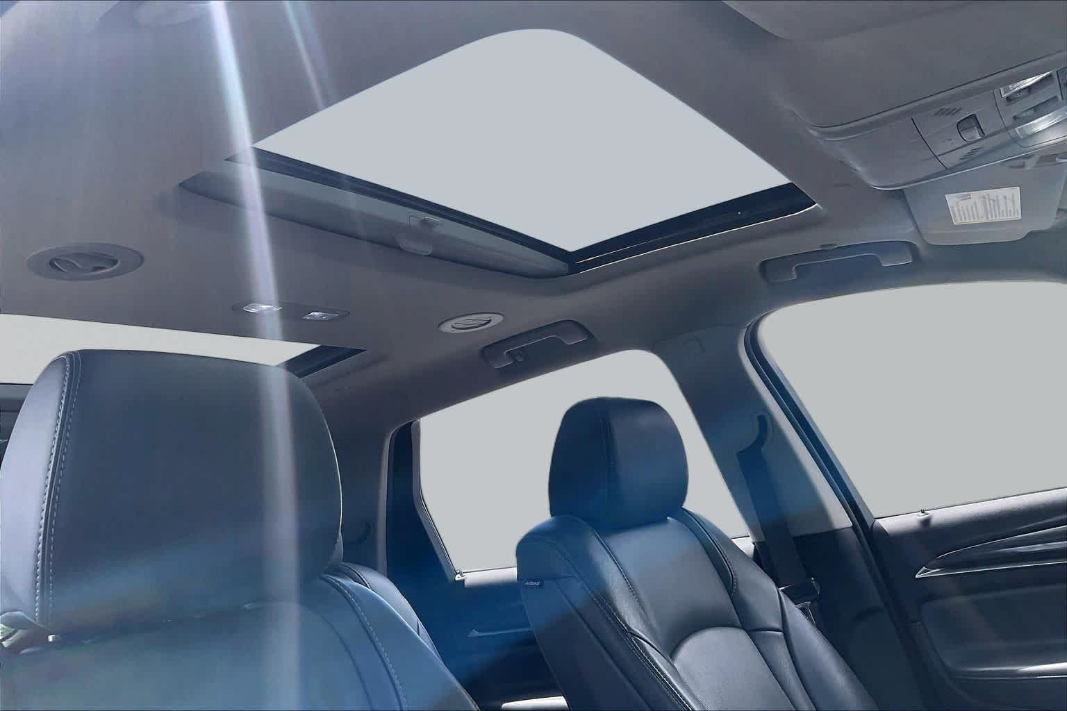 Used 2019 Ebony Twilight Metallic Buick Essence image 13