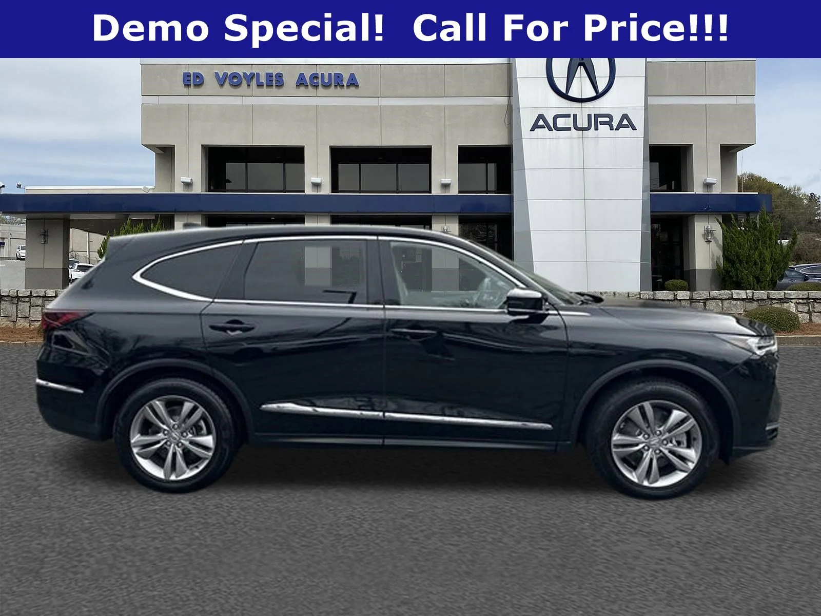 Used 2026 Majestic Black Pearl Acura SH-AWD image 4