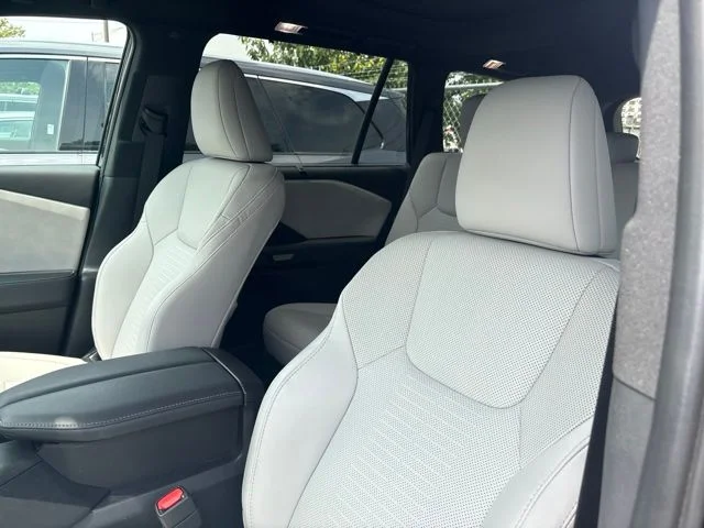 Used 2025 Black Lexus 350 Premium image 2