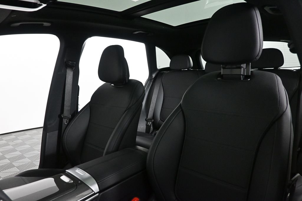 New 2026 Black Mercedes-Benz GLC 300 image 5