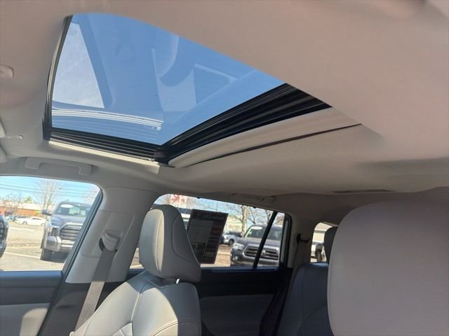 Used 2023 Silver Toyota XLE image 21