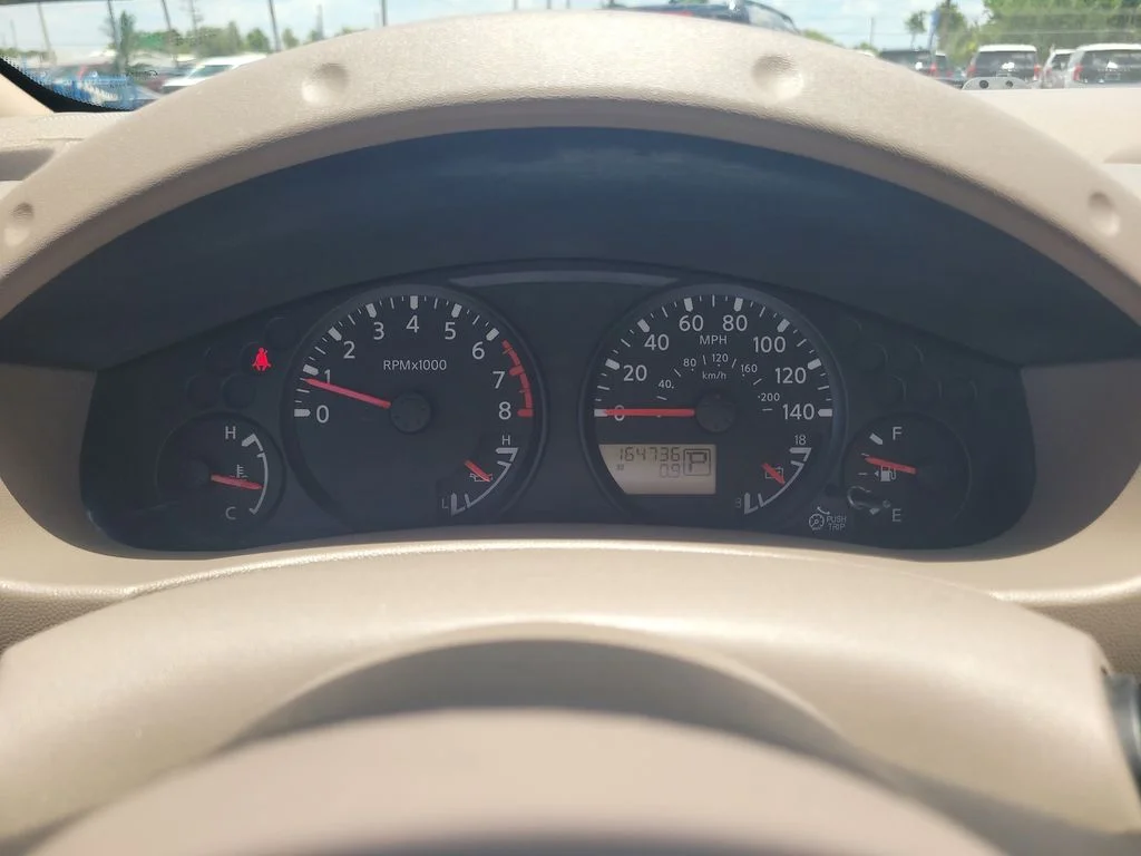Used 2017 White Nissan SV image 27