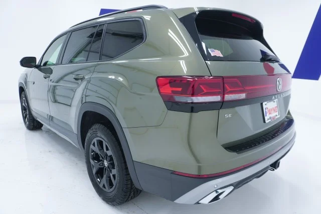 New 2026 Avocado Green Pearl Volkswagen 2.0T Peak Edition image 11
