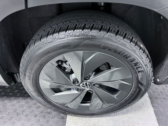 Certified Used 2025 Black Volkswagen 1.5T S image 15
