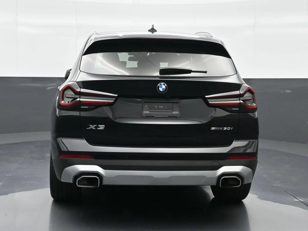 Used 2024 Black BMW sDrive30i image 7