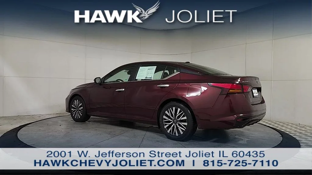 Used 2025 Red Nissan 2.5 SV image 6