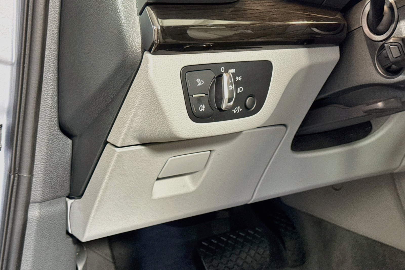 Used 2019 Silver Audi Premium image 13