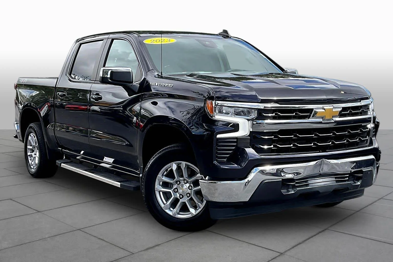 Used 2023 Dark Ash Metallic Chevrolet LT image 5