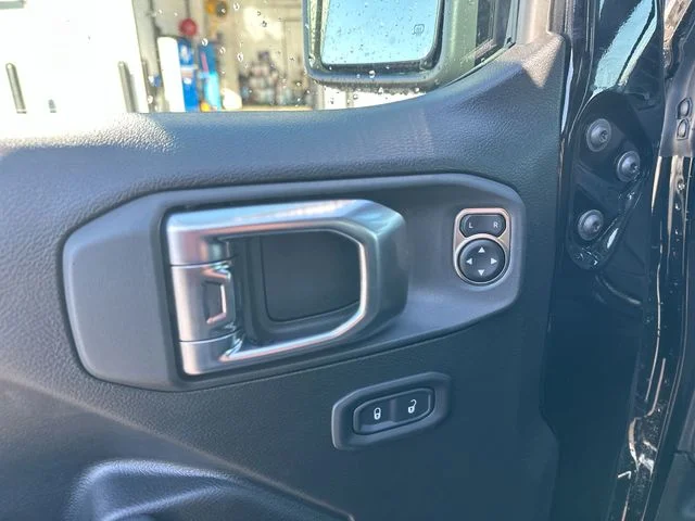 New 2026 Black Clear-Coat Exterior Paint Jeep Sport S image 15