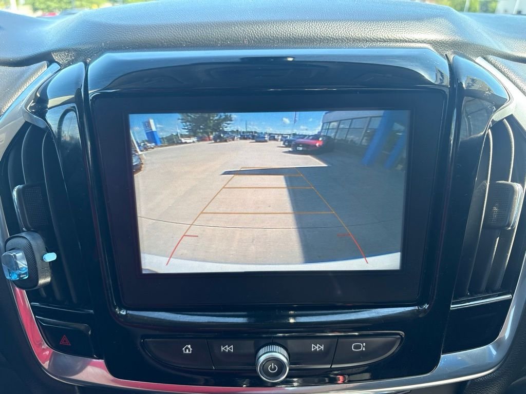 Used 2018 Iridescent Pearl Tricoat Chevrolet LT Cloth w/1LT image 20