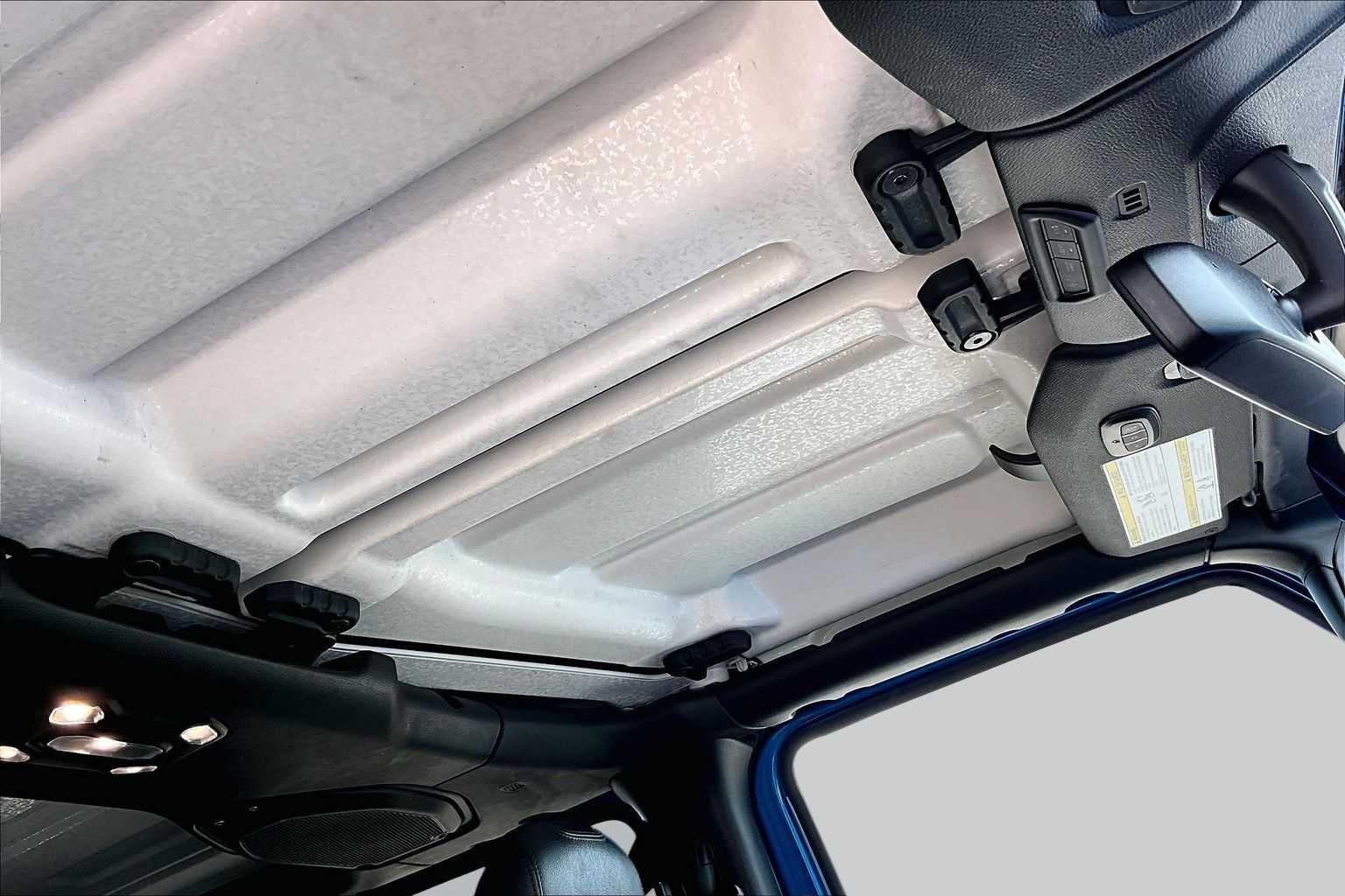 Used 2022 Hydro Blue Pearlcoat Jeep Mojave image 14