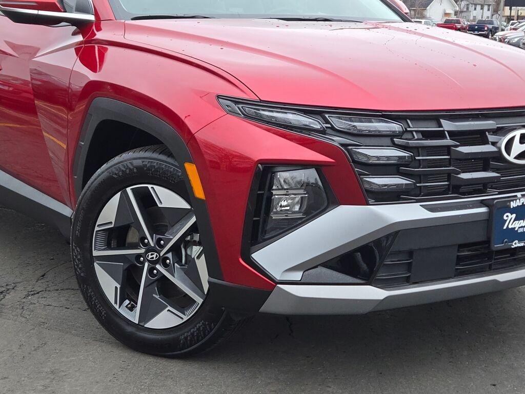 New 2025 Red Hyundai SEL Convenience FWD image 3