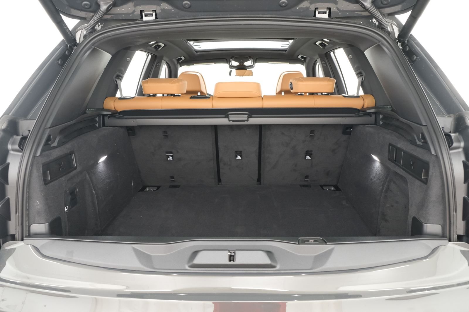 New 2026 Dravit Grey Metallic BMW xDrive40i image 69