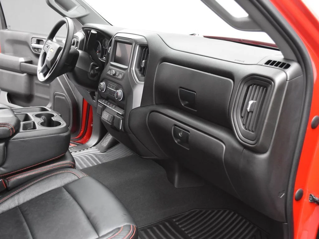 Used 2022 Red Chevrolet Custom image 18