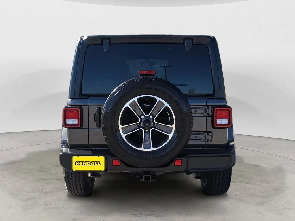 Used 2023 Gray Jeep Sahara image 6