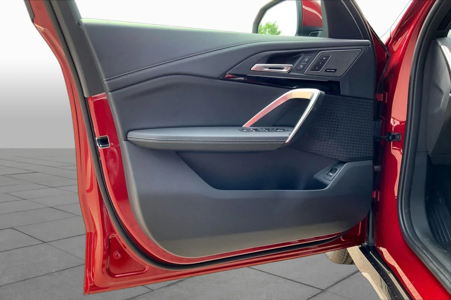 New 2026 Vegas Red Metallic BMW xDrive28i image 10