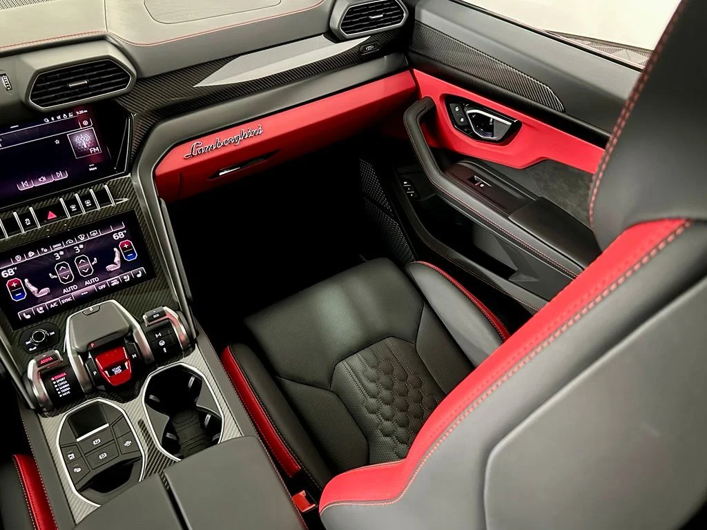 Used 2024 Black Lamborghini S image 21