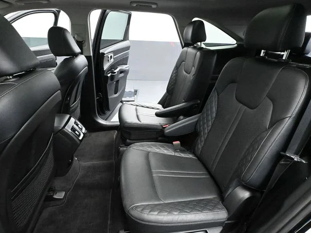 Used 2021 Black Kia SX-Prestige image 40