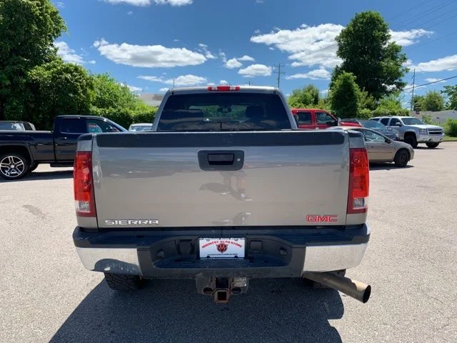 Used 2013 Gray GMC SLE image 6