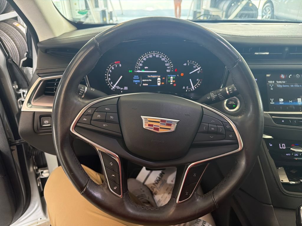 Used 2018 Silver Cadillac Luxury image 17