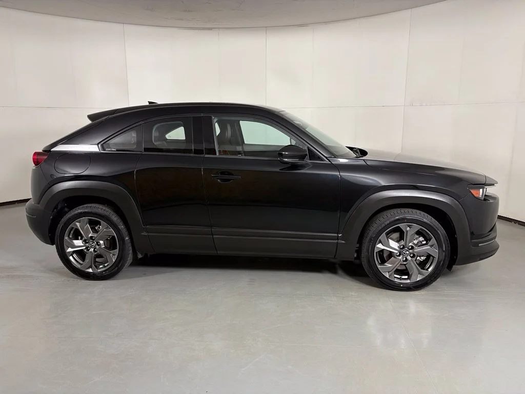Used 2022 Black Mazda Premium Plus image 9