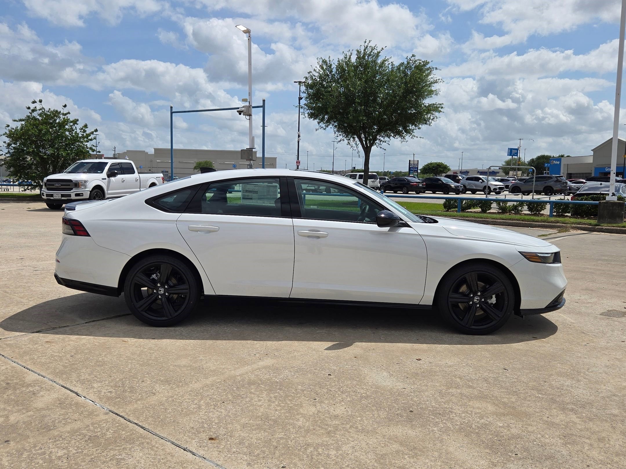 New 2026 Platinum White Pearl Honda Sport-L image 3