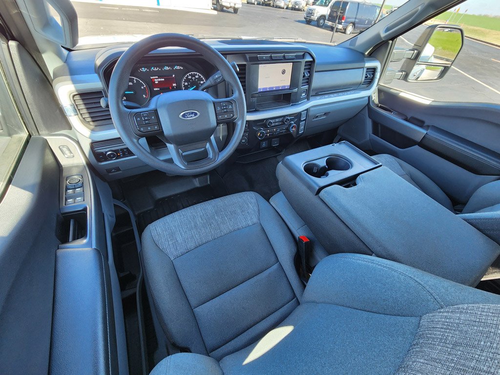 Used 2024 Oxford White Ford XLT image 12