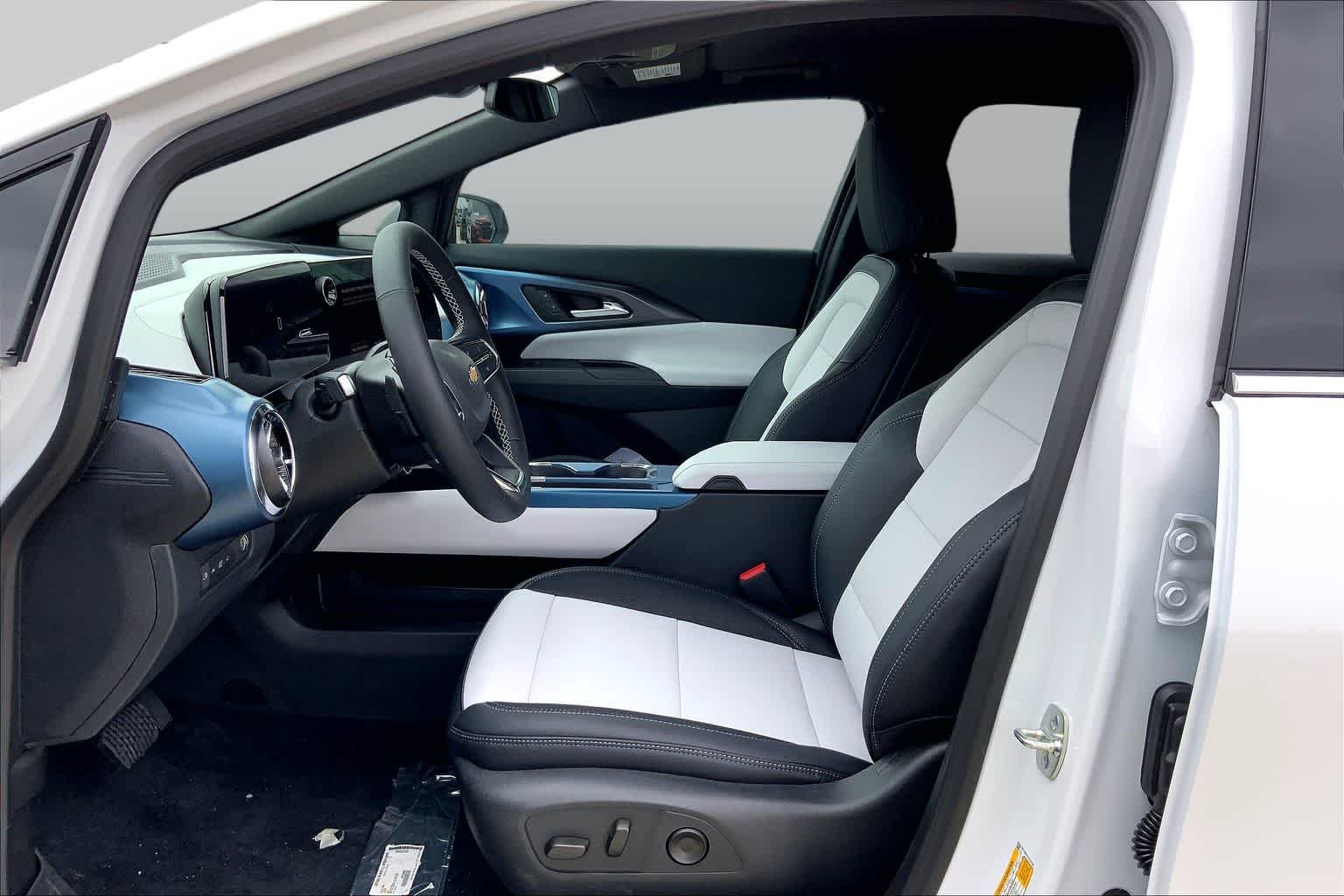 New 2026 Summit White Chevrolet LT image 10