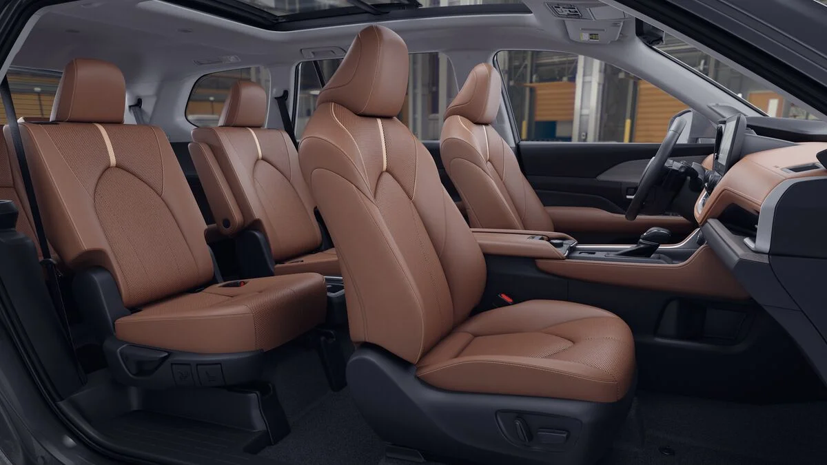New 2026 Wind Chill Pearl Toyota Platinum image 20