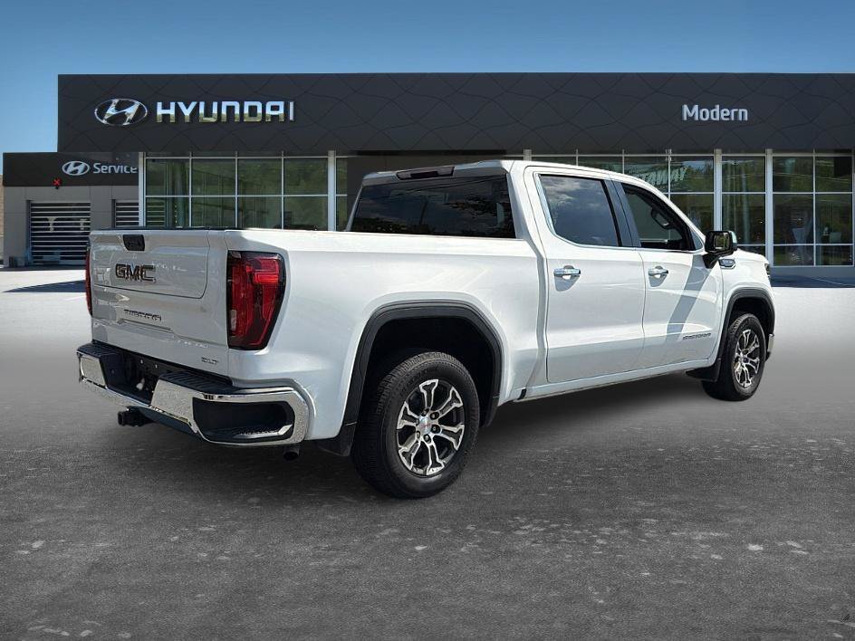 Used 2025 Summit White GMC SLT image 4