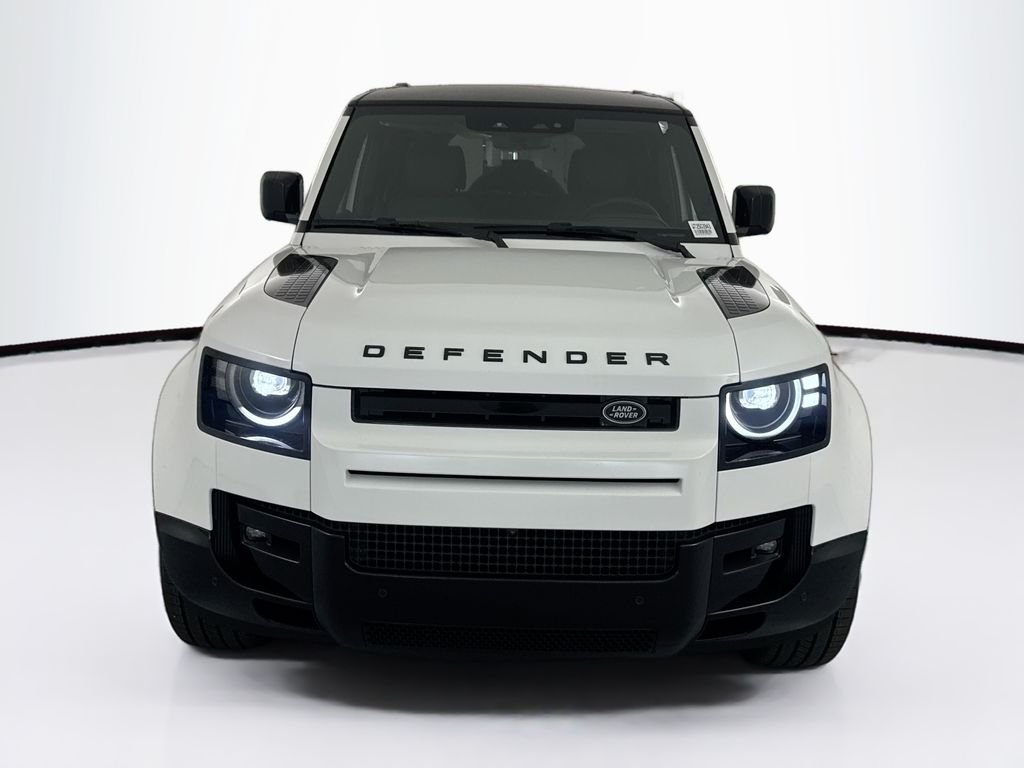 New 2026 Fuji White Land Rover X-Dynamic SE image 2