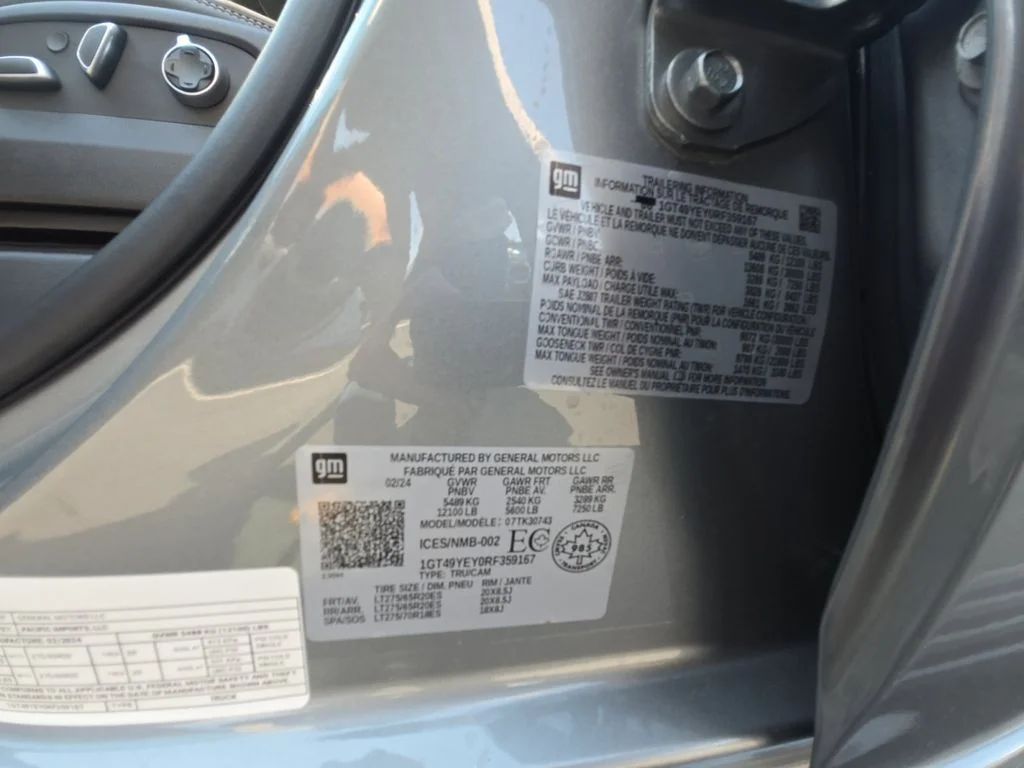 Used 2024 Silver GMC Denali Ultimate image 25