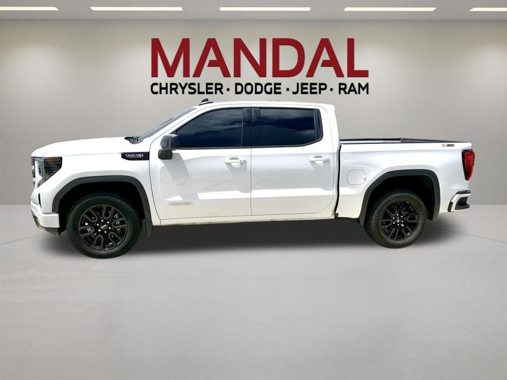 Used 2024 White GMC Elevation image 9