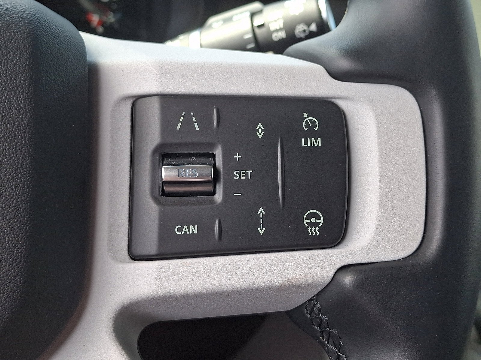 Used 2025 Fuji White   1Aa Land Rover S image 35
