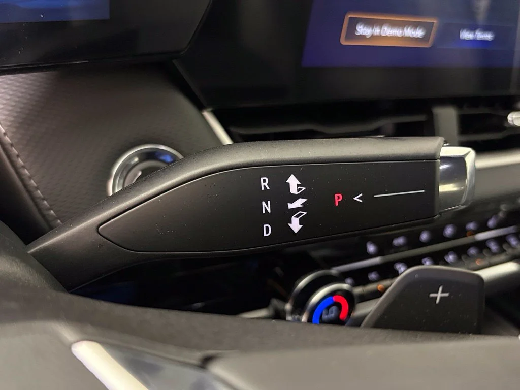 New 2027 Summit White Chevrolet LT image 26