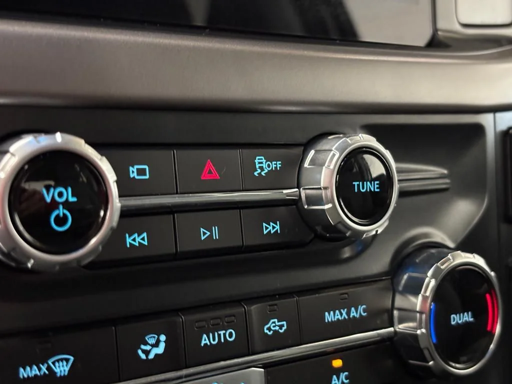 Used 2025 Silver Ford XLT image 22