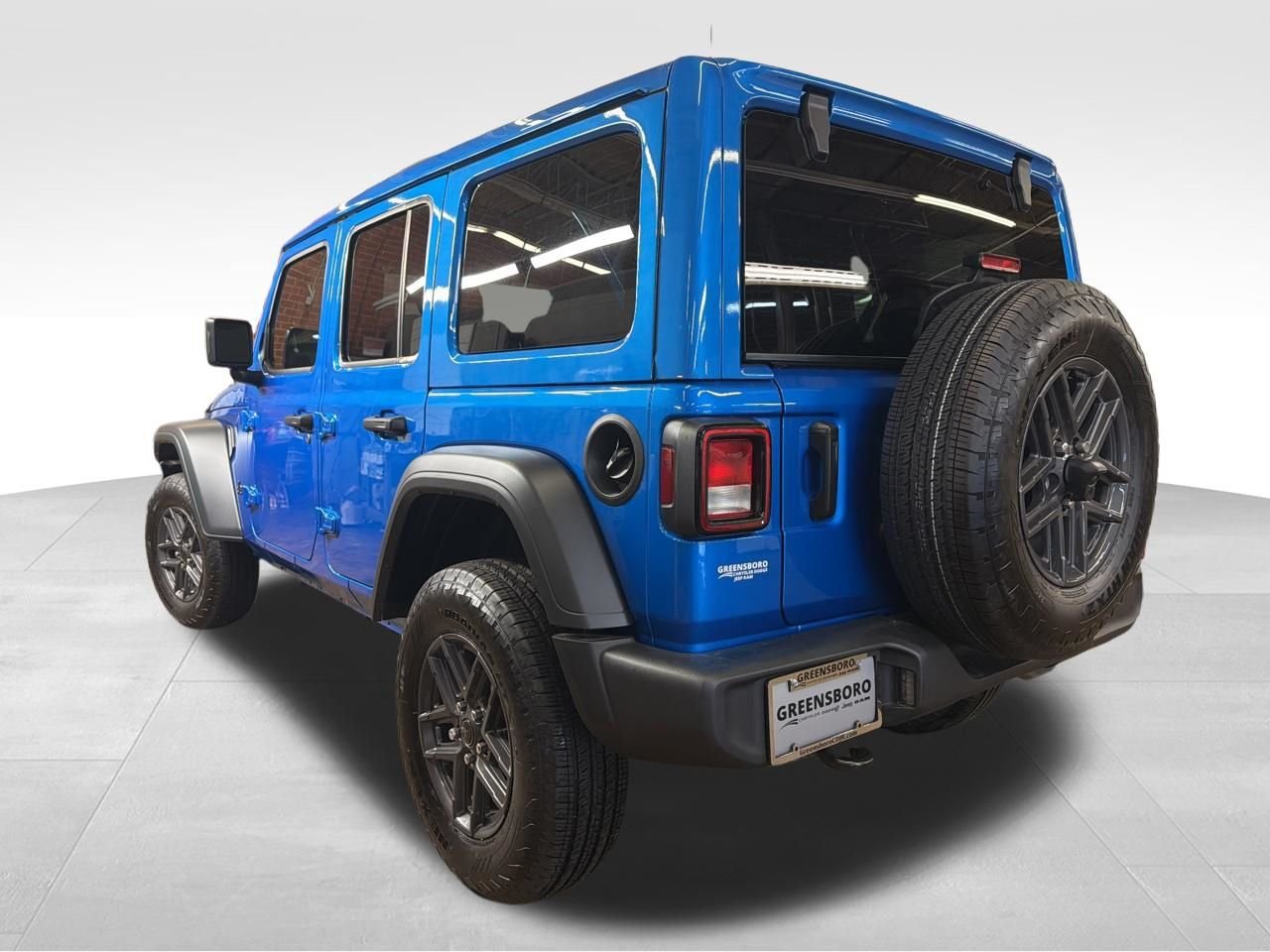 New 2026 Hydro Blue Pearl-Coat Exterior Paint Jeep Sport S image 3