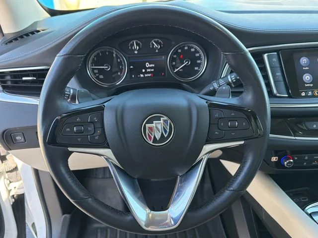 Used 2023 Summit White Buick Essence image 21