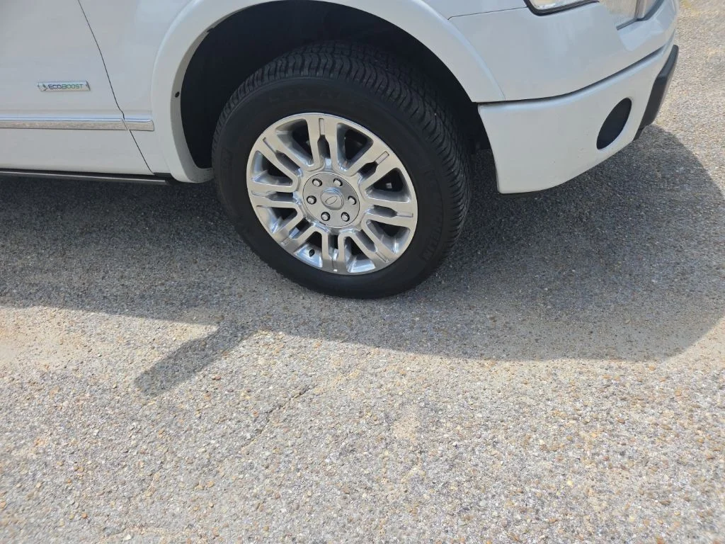 Used 2013 White Ford Platinum image 14